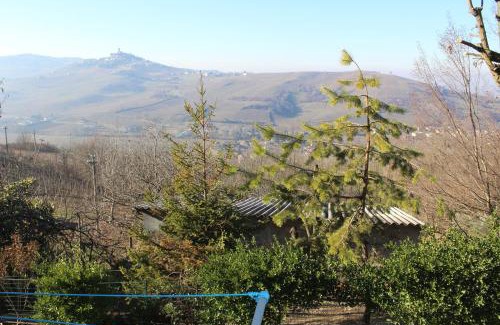 Castana Apartamento | Delightful Home-Lovely Hill View