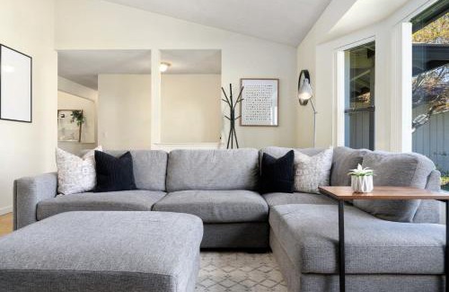 Pleasant Grove Casa | Delightful Home w Fireplace Patio Fire Pit