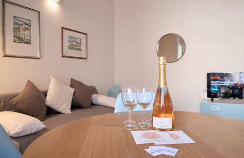 Desenzano del Garda City Centre Apartamento | Delightful apartment in the historic center of Desenzano for 4 people.