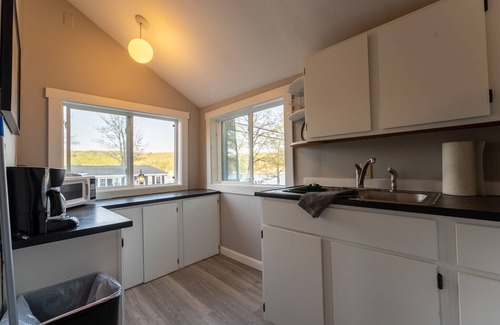 Alton Bay Cabina | Delightful Lake View Cabin in Alton Bay Now featuring Lake Access, AC/ TV/ WiFi