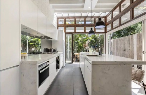 Balmain Casa | Delightful, Large Balmain Cottage close to Sydney CBD & Biennale of Sydney