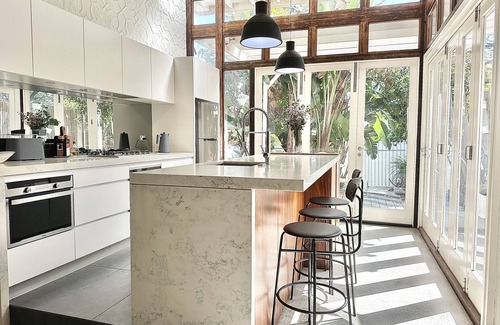 Balmain Casa | Delightful, Large Balmain Cottage close to Sydney CBD & Biennale of Sydney
