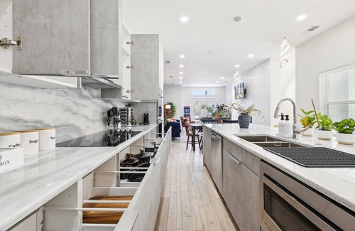 West Dallas Casa | Delightful Left 8-bedroom house with Game room in vibrant Dallas