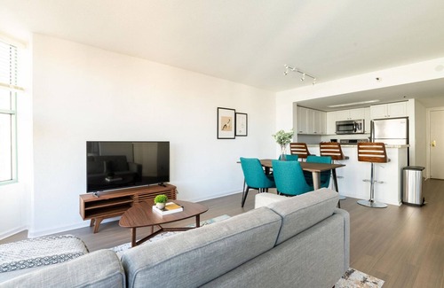 South Beach Apartamento | Delightful South Beach 2BR w/ Heated Pool, Shops & Dining, by Blueground