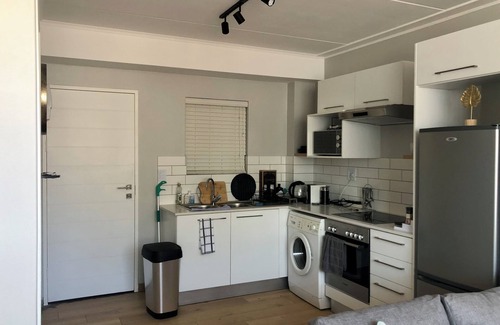 Salt River Apartamento | Delightful studio in Woodstock, Cape Town perfect for Couples and Digital Nomads