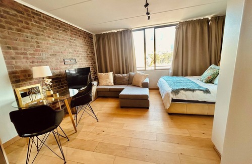 Salt River Apartamento | Delightful studio in Woodstock, Cape Town perfect for Couples and Digital Nomads