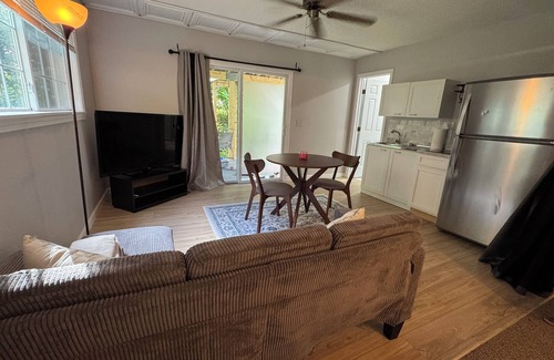 Naugatuck Apartamento | Delightful Studio with AC and Heat in Naugatuck