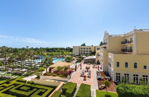 Vilamoura Villa | Delightful Vilamoura Apartment | Apartment Finral | 2 Bedroom Suite | Furnished Balcony | Shared Outdoor and Indoor swimming pool | Shared Fitness Centre and Sauna | Common Lounge and Garden | Praia Da Falésia, Apartado