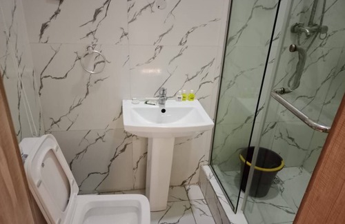 Ofin Hotel | DELIZ HOMES AND HOTEL