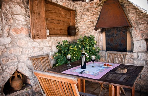 Martina Franca Casa | Dell'Aia: 1800s trullo house with garden view and ancient farmyard