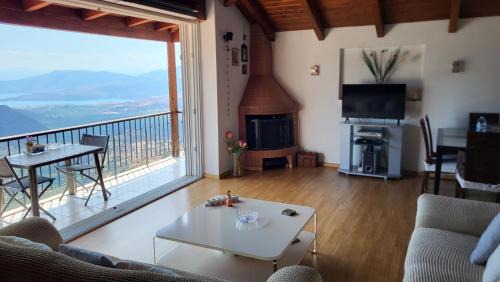 Delfoi Apartamento | Delphi skyview