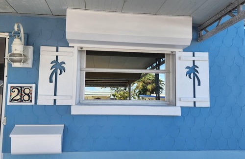 Holmes Beach Villa | Delphina: 2 Bed 2 Bath Water Front Villa Anna Maria Sleeps 6