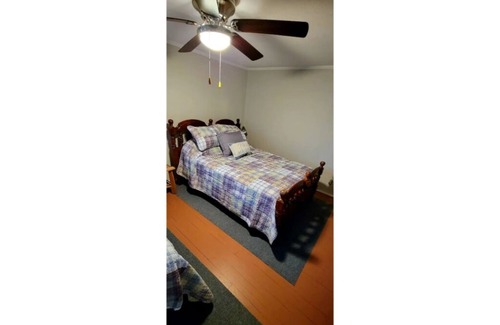 Delphos Casa | Delphos Bungalow Unit A Rt 66 & US 30
