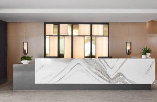 Northeast Virginia Beach Complejo | Delta Hotels by Marriott™ Virginia Beach Waterfront Suites