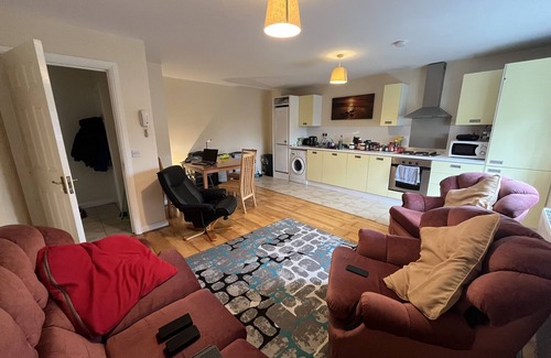 Drogheda Apartamento | delux private room in drogheda town center , easy transfer to dublin.
