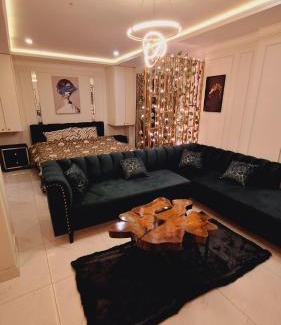 Bahria Town Apartamento | Delux Studio Unit I Self Check-in I Bahria Town