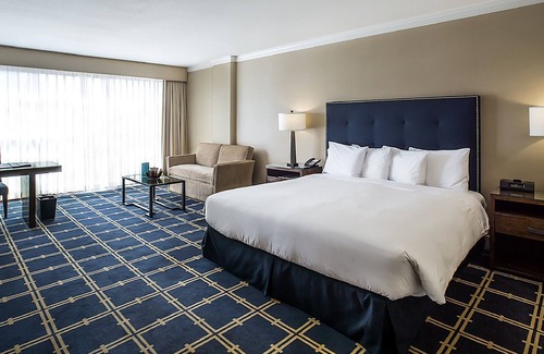 Sunnyvale West Hotel | Deluxe 1 King at The Grand Hotel, Onsite Pool, Pet-Friendly Property