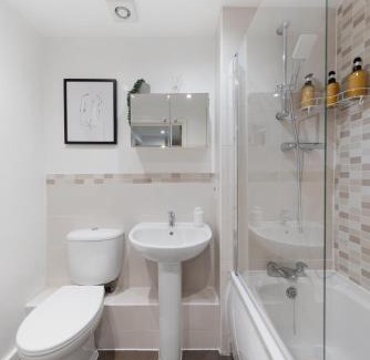 High Wycombe Apartamento | Deluxe 2 bed flat w/free parking