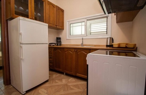 Dhermi Condominio | Deluxe 2-Bedroom Apartment w/ Balcony – Near Dhermi Beach + Free Parking