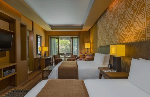 Maras Hotel | Deluxe 2 Queen at Tambo del Inka | Onsite Pools | Bar & Restaurant | w/ Parking