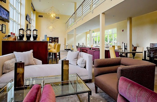 Cupertino Hotel | Deluxe 2 Queens at Cupertino Hotel, Onsite Pool, Free Breakfast and Parking