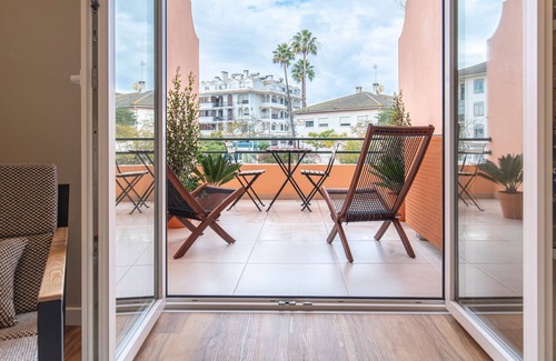 Carcavelos Apartamento | Deluxe 2BDR Apartment in Carcavelos by LovelyStay