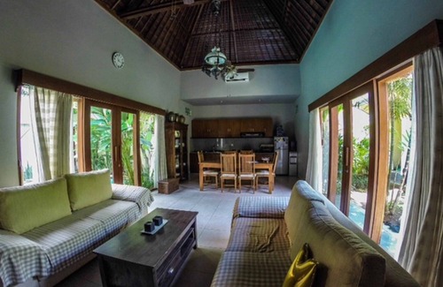 Sanur Kauh Villa | Villa Deluxe de 3 dormitorios con piscina en Sanur ~ Servicio de limpieza diario incluido ~