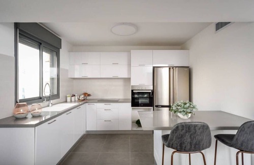 Jerusalem Condominio | Deluxe 3 bedrooms flat in residential area