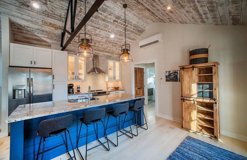 Historic District Apartamento | Deluxe Adjoining Suite & Studio in Lewes