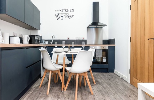 Nottingham City Centre Apartamento | Deluxe Apartment In City Centre W/Outdoor dining and games area.