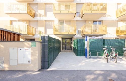 Wiener Neudorf Apartamento | Deluxe Apartment with garden! Near SCS & Industry Center NÖ
