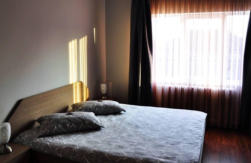 Baia Mare Apartamento | Apartamento de lujo con cocina totalmente equipada, ubicado en una casa.