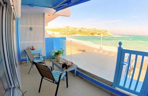 Haraki Apartamento | Deluxe Beach Apartment- Sleeps 2 & Private Terrace