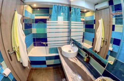 Haraki Apartamento | Deluxe Beach Apartment- Sleeps 2 & Private Terrace