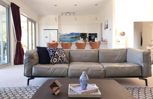 Gulf Harbour Casa | Deluxe Coastal Home & Award-winning Golf