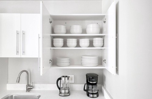 Lower Mills Apartamento | Deluxe Dorchester Savin Hills 2BR nr Milton T, by Blueground