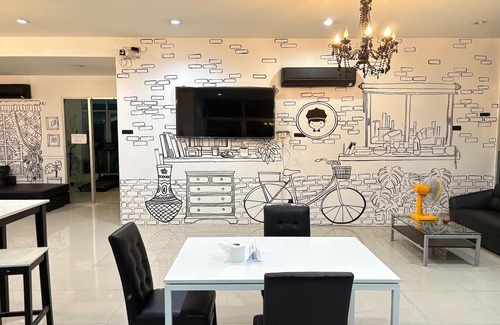 Khlong Toei Casa | Deluxe Double Delight | Sleek Comfort in the City