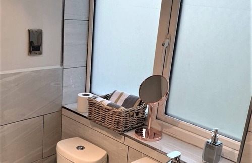 Middleton Cheney Casa | Deluxe Double Room with Shower