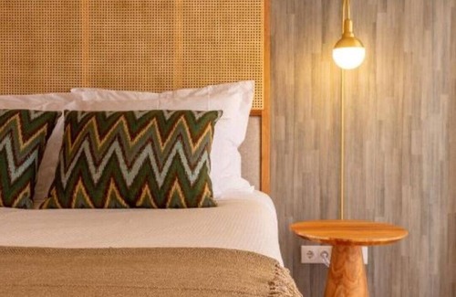 Estremoz Cama Y Desayuno | Deluxe Double Room with pool view