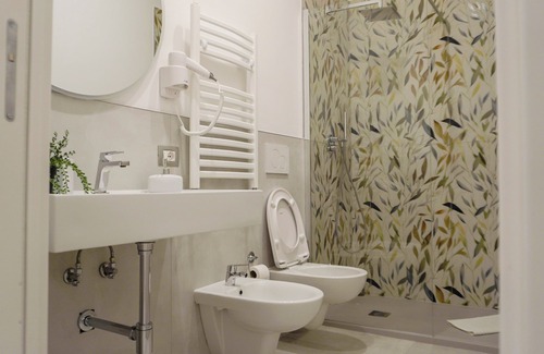 Rione XVIII Castro Pretorio Casa | Deluxe Double with Balcony (#102)
