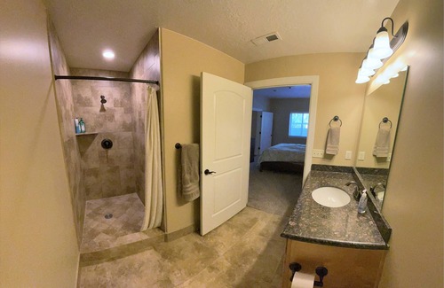 Fairpark Condominio | Deluxe Downtown Condo Close to Everything!
