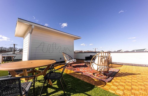 Whitebridge Casa | DELUXE DUET - 2 HOMES - MINS TO BROADWAY
