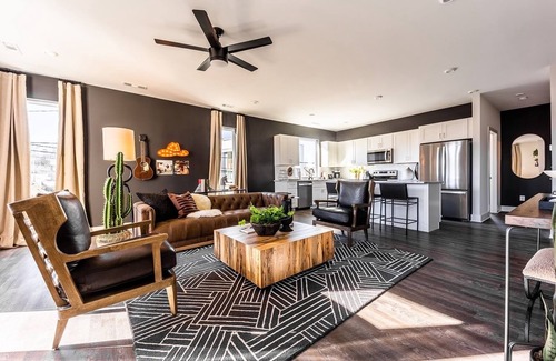 Whitebridge Casa | Deluxe Duet 228 & 230-2 Homes-Mins to Midtown