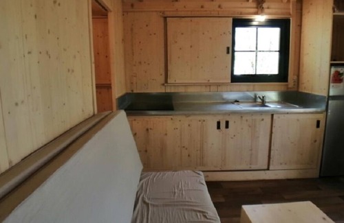 Saint-Cirq-Lapopie Cabina | DELUXE FAMILY CABIN ON PILOTS 1