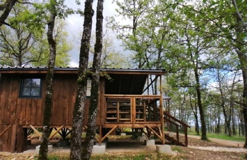 Saint-Cirq-Lapopie Cabina | DELUXE FAMILY CABIN ON PILOTS 1
