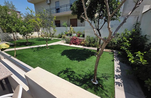Vlore Villa | Deluxe Family Room