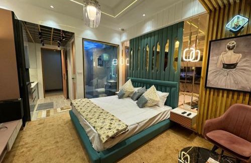 Greater Noida Casa | DELUXE GUEST HOUSE
