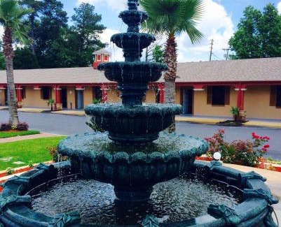 Savannah Hotel | Deluxe Inn - Savannah