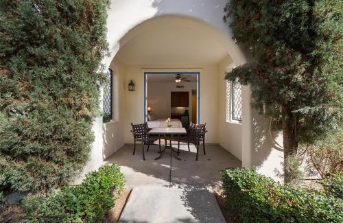 La Quinta Apartamento | Deluxe King Casita Condo with Access to Outdoor Resort-Style Pool condo