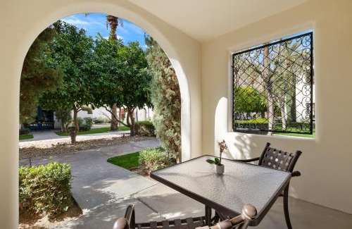 La Quinta Apartamento | Deluxe King Casita Condo with Access to Outdoor Resort-Style Pool condo
